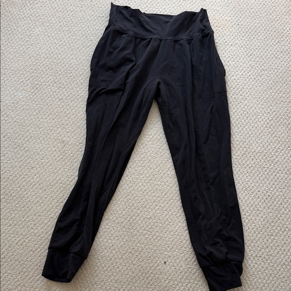 Athleta Pants - Athleta Black Salutation Women's Joggers